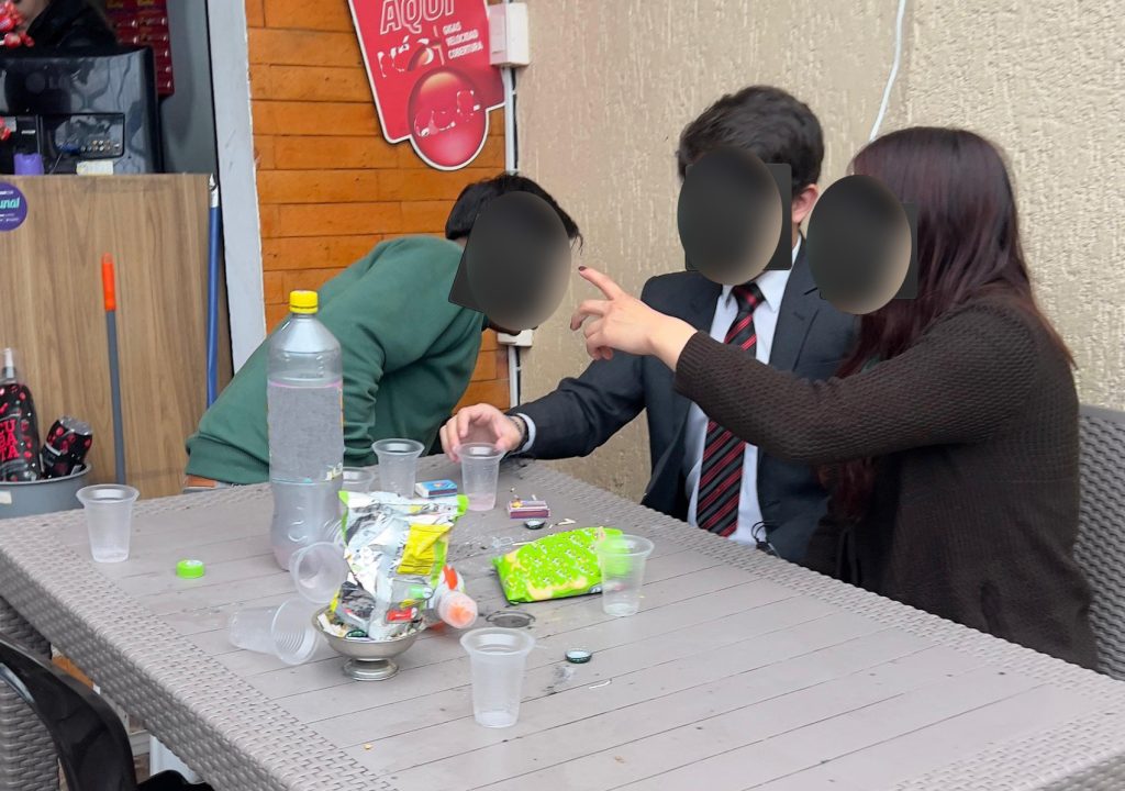 Cerca de la Facultad de Agronomía de la Universidad de Cuenca se procedió con la clausura de un local por venta de licor sin permiso. /Fotos Intendencia