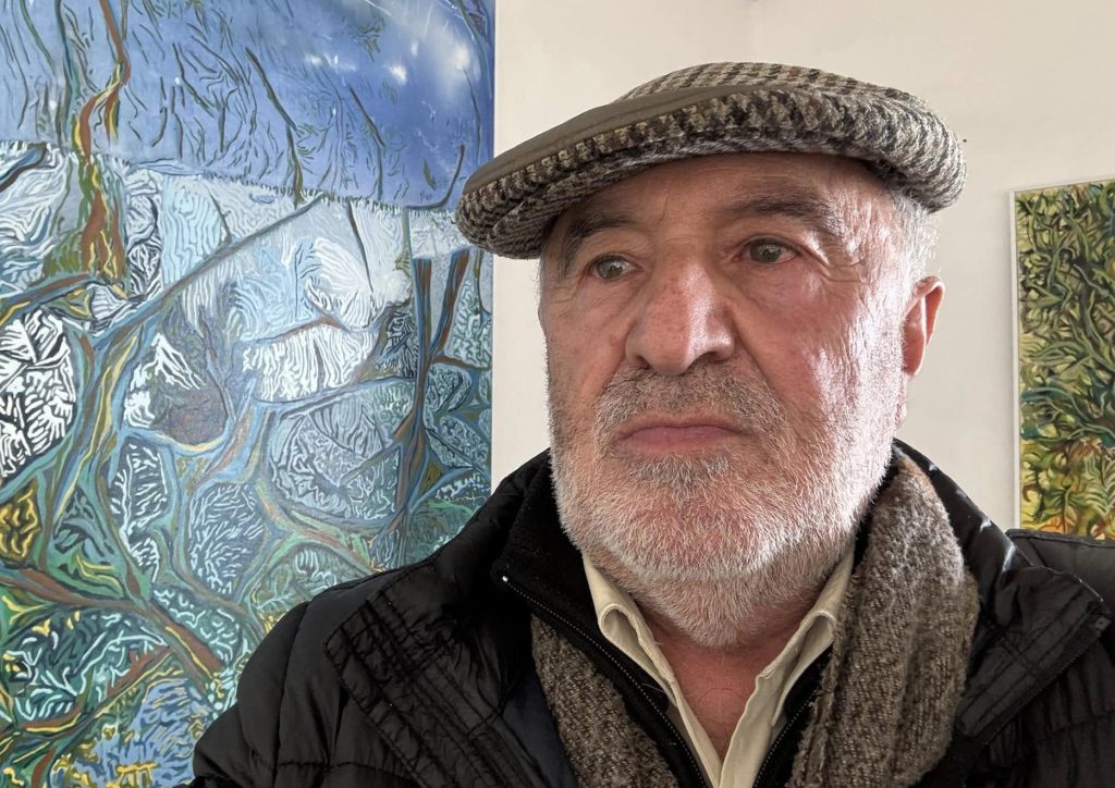 Juan Tama Máquez presenta su libro ‘Desde el umbral’, en Cuenca, el 12 de junio de 2025. /Foto Juan Tama Márquez