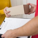 Ahora, se debe cancelar un arancel de 20 dólares por las compras personales bajo el régimen courier 4x4. /Imagen referencial.