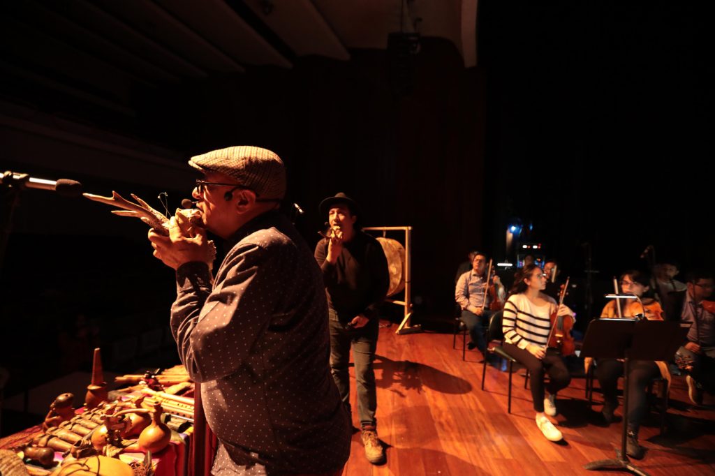 Ensayo para el concierto Pumataki 2.0 "El Encuentro", con la Orquesta Sinfónica de Cuenca.