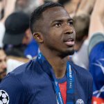 Willian Pacho se convirtió en el primer ecuatoriano que gana una Champions League, el torneo de clubes más importante del mundo en la actualidad. /Cortesía Paris Saint-Germain