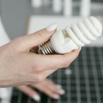 El valor por el consumo de luz en Cuenca variará tras la eliminación de la compensación del Gobierno decretad por la crisis energética de 2024. /Foto referencial