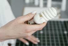 El valor por el consumo de luz en Cuenca variará tras la eliminación de la compensación del Gobierno decretad por la crisis energética de 2024. /Foto referencial