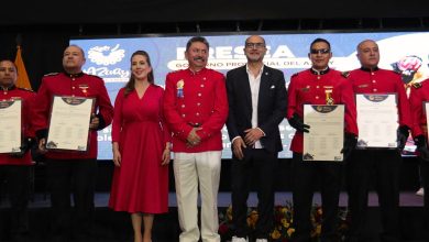 Sesión Solemne por los 201 años de provincialización del Azuay, en al Casa de la Provincia.