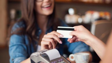 El ISD aplica al envío de divisas al exterior, ya sea en efectivo, cheques, transferencias electrónicas o pagos con tarjetas.