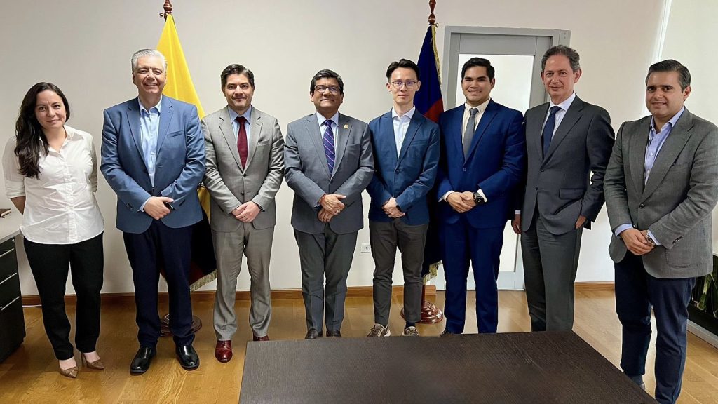 El ministro de Producción, Luis Jaramillo se reunió con representantes de Temu, quienes manifestaron su interés de operar en Ecuador. Ministerio de Producción