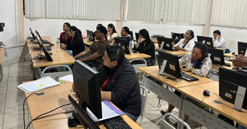 Para el Segundo Periodo Académico 2025, la UNAE tiene una oferta académica de carreras presenciales y en línea.