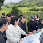 Representantes de la empresa coreana está de visita en Cuenca y Guayaquil para analizar los tres trazados de la nueva vía Cuenca – Guayaquil. /Foto Secretaría de Inversiones.