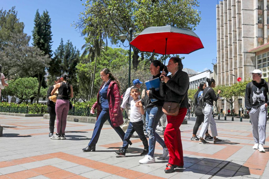 Con cielo despejados se sentirá menos frío en Cuenca esta semana.