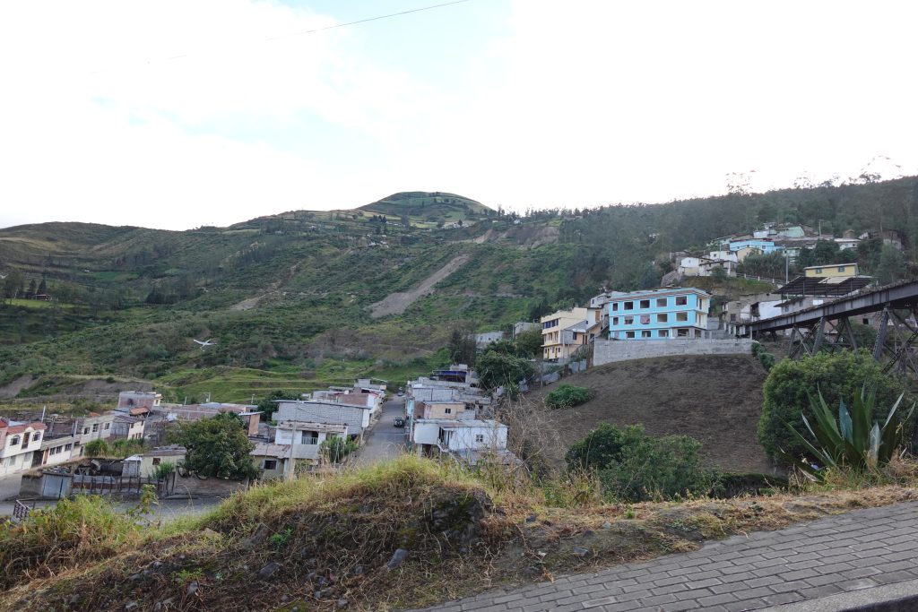 La mitad del barrio Nuevo Alausí se perdió debido al grave deslizamiento.