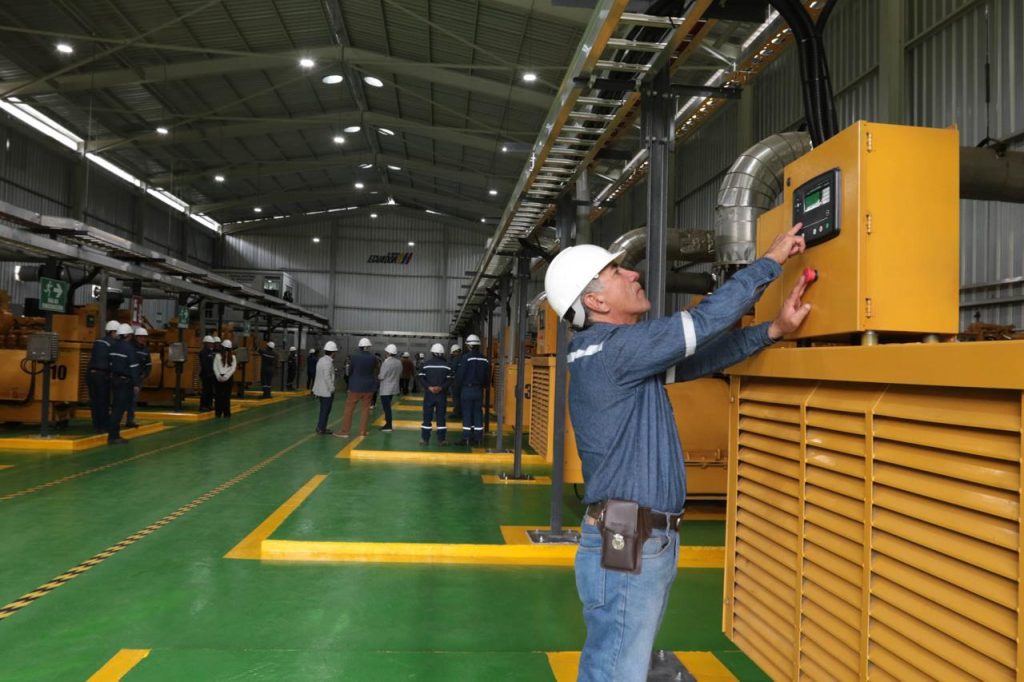 La central Termoeléctrica El Descanso II fue inaugurada ayer por la ministra Inés Manzano y el presidente Noboa. / XCA