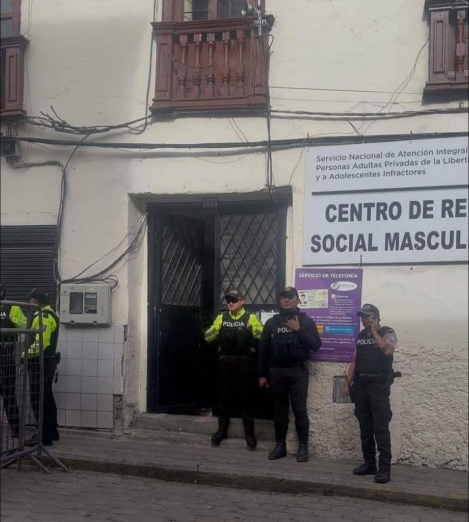 Un muerto y tres heridos fue el resultado de una pelea en la cárcel de Cañar.