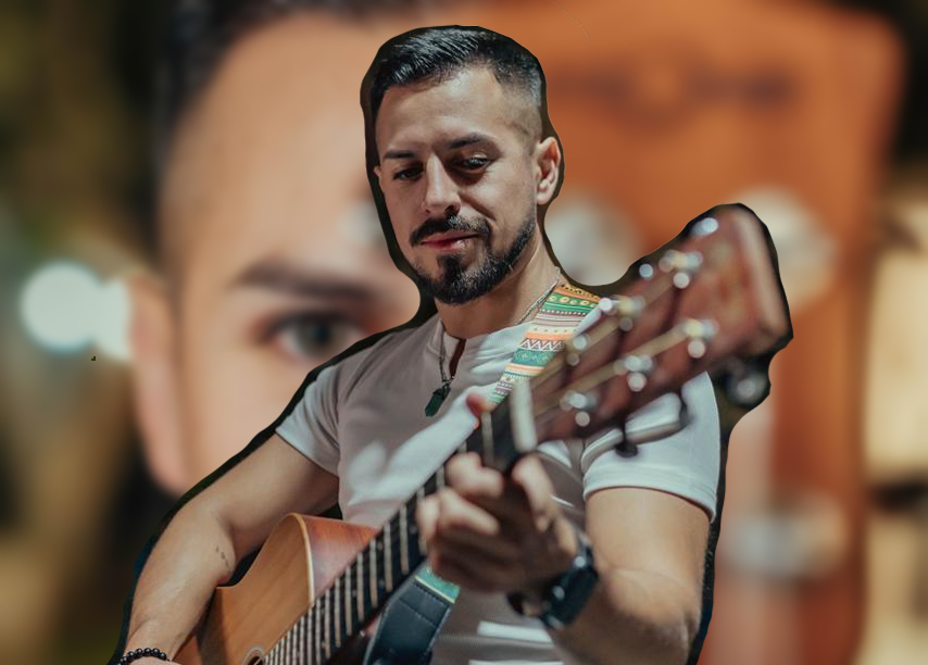 Roberto Aguilar, cantante cuencano, presenta su nuevo tema musical ‘Contigo Envejecer’. /Cortesía Roberto Aguilar