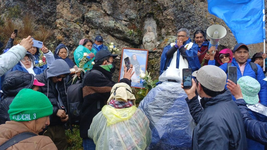 Ayer se llevó a cabo la entronización de la imagen de la Virgen de las Aguas de Kimsacocha. /FMV