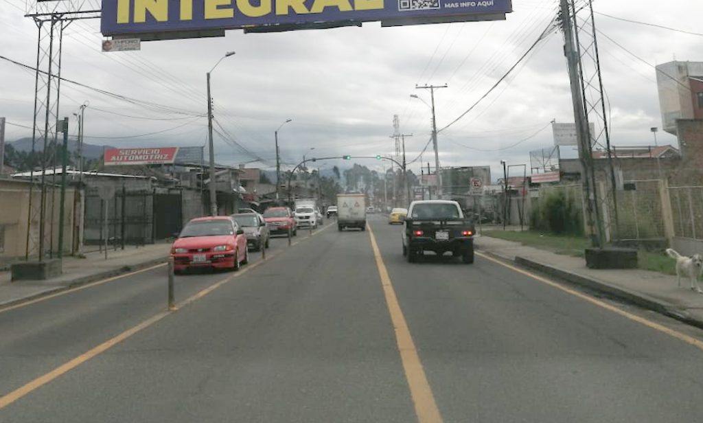 En la Panamericana Sur se aplaza ampliar la colocación de tubos flexibles para organizar el tránsito vehicular.