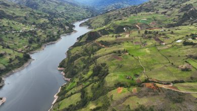 El río Paute con el más bajo caudal del mes. Este afluente alimenta al Complejo Hidroeléctrico Paute Integral, conformado por las centrales hidroeléctricas Mazar, Paute–Molino y Sopladora