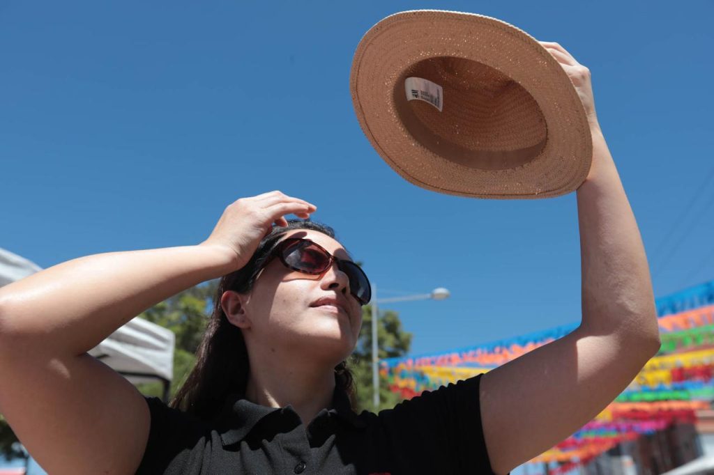 El Instituto Nacional de Meteorología e Hidrología (Inamhi) advierte extrema radiación solar en Azuay