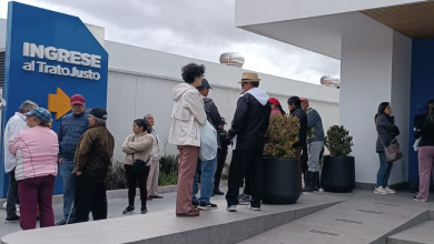 Un grupo de socios se dieron cita a la matriz de la Cooperativa CREA en la Av. Unidad Nacional.