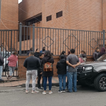 Familiares de Ángel Quillupangui acudieron al Complejo Judicial de Cuenca para pedir que se dicté prisión preventiva en contra del causante de su muerte.