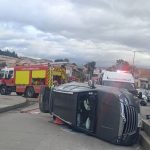 vehículo volcado en Cuenca
