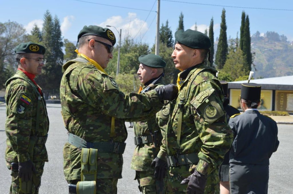 Cambio de rector en Colegio Militar “Abdón Calderón”