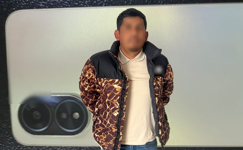 El ciudadano está detenido en Cuenca y es investigado por el delito de robo a personas. /Fotos Policía Nacional