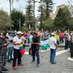 Transportistas de Azuay apoyan a la Conaie, que convocó al paro nacional.