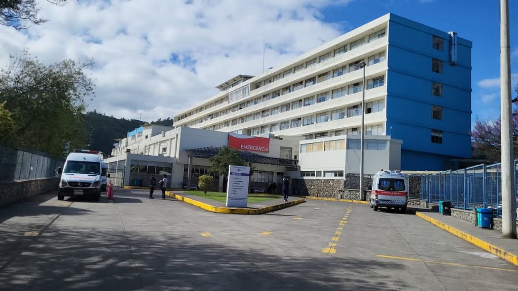 Hospital Vicente Corral Moscoso está en crisis. Necesita 8,8 millones de dólares de manera urgente