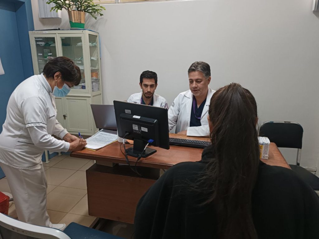 Pacientes del hospital Vicente Corral deben verificar sus citas médicas.