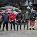 Este grupo de rescatistas ingresaron a la zona de Quitahuayco, en el Cajas para rescatara a dos personas extraviadas. /Cortesía