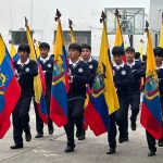 Estudiantes del Octavio Cordero en Cuenca hicieron el juramento a la bandera.