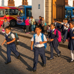 En manos de juez posible participación de estudiantes en marcha por el agua. /Imagen creada con IA