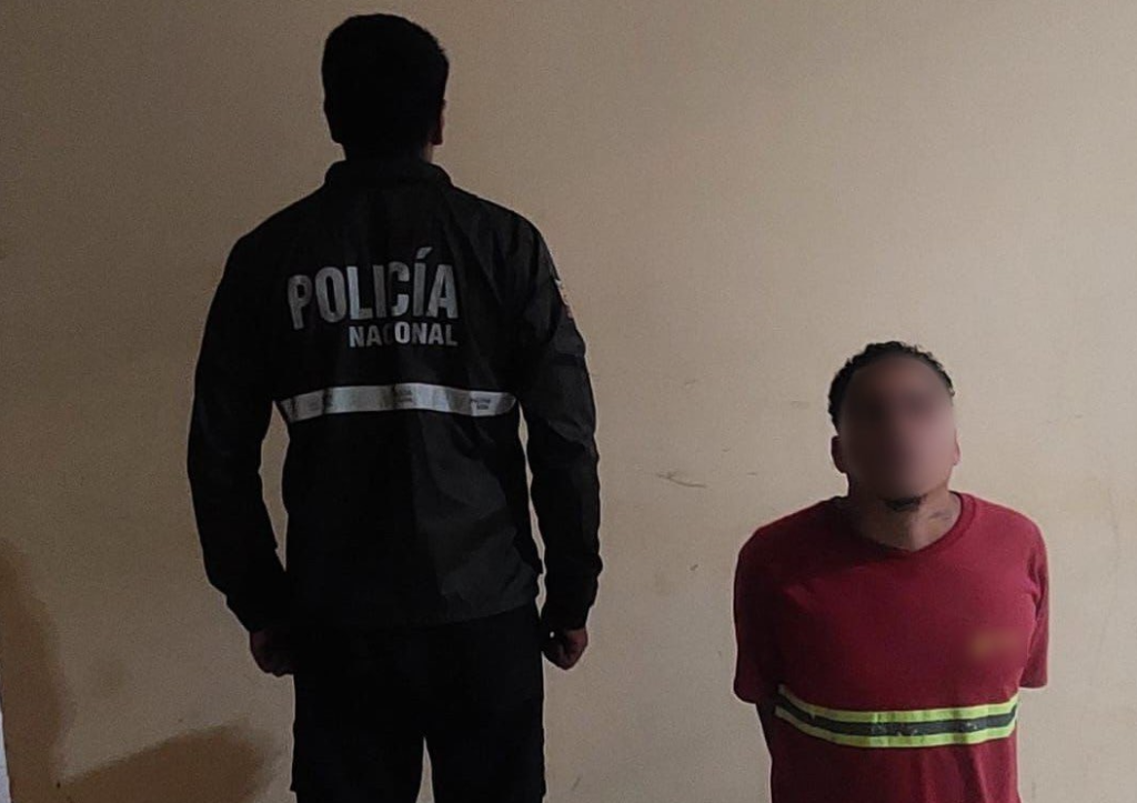 El ciudadano fue aprehendido por la Policía Nacional en el cantón Camilo Ponce Enríquez. /Foto Policía Nacional