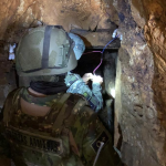 Militares ejecutaron un operativo en una mina ilegal de Ponce Enríquez. /Fotos militares