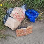 Hallazgo de cadáver con advertencia en Azogues, en la vía Cuenca - Azogues.