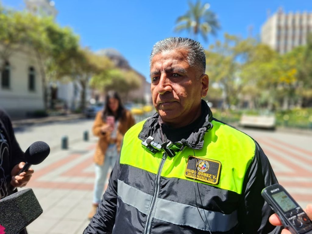 Hugo Gómez, director provincial de la CTE, advirtió que sancionarán a vehículos que obstaculicen el paso en las vías estatales. /Cortesía