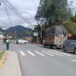 El paso vehicular en la vía Cuenca – Molleturo – El Empalme, se limitó desde el sector de la ‘Y’ de Suyausí. /Cortesía
