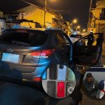 Los dos sujetos, acusados de robo a personas, fueron detenidos tras una persecución policial. /Foto Policía Nacional