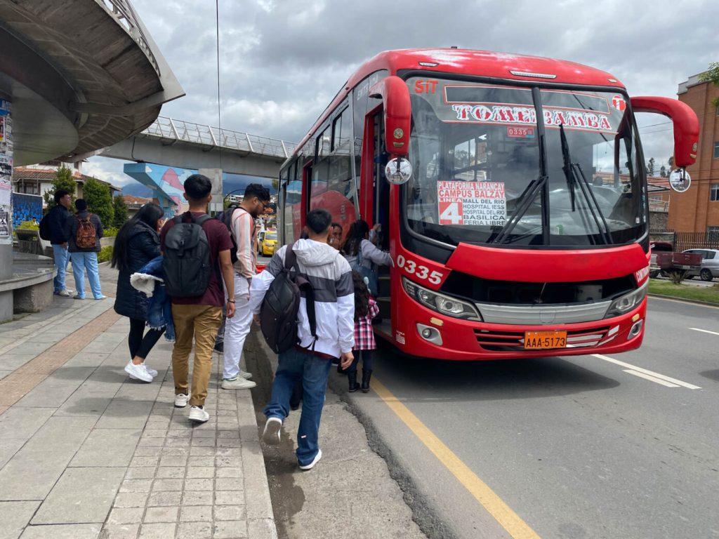 En debate la revisión del pasaje del bus urbano en Cuenca.