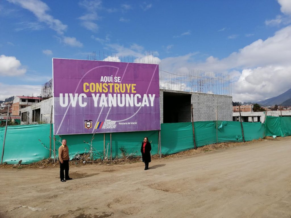 Dirigentes del barrio Los Libertadores expresaron su preocupación frente a la suspensión de las obras de la primera UVC de Cuenca, al sur de la ciudad. /FCS