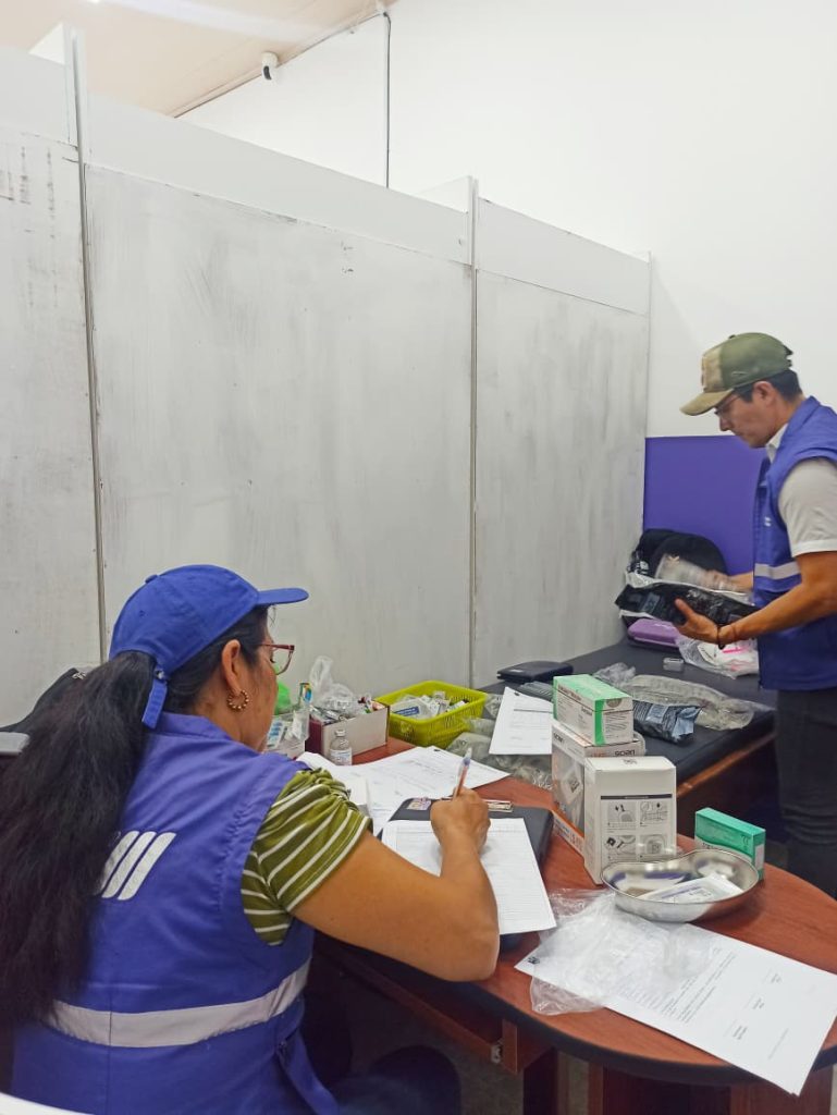 Hallan medicinas de distribución gratuita en una farmacia en La Troncal, en Cañar.