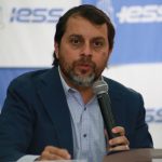 Paúl Granda, exalcalde de Cuenca y expresidente del IESS, es declarado inocente tras un proceso por presunta delincuencia organizada. /Archivo
