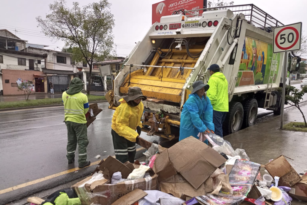 El Alcalde de Cuenca insisten en la renovación del convenio de cooperación para la recaudación de la tasa por el servicio de recolección de basura pese a decisión de la CNEL. /Foto EMAC