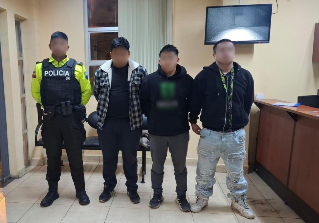 Los tres ciudadanos detenidos están a órdenes de la autoridad competente. /Fotos Policía