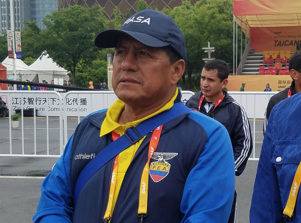 Buscan que uno de los escenarios deportivos municipales lleve el nombre del entrenador de marcha, Luis Chocho. /Archivo