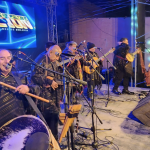 La agrupación boliviana Proyección se presenta en Cuenca por las fiestas de Independencia. /Cortesía