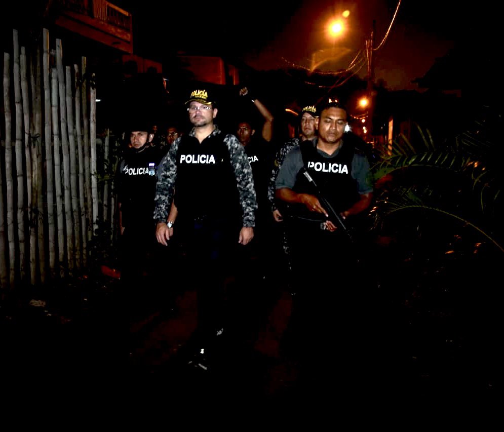 Megaoperativo incluyó Cuenca y hay 12 detenidos en 26 allanamientos.