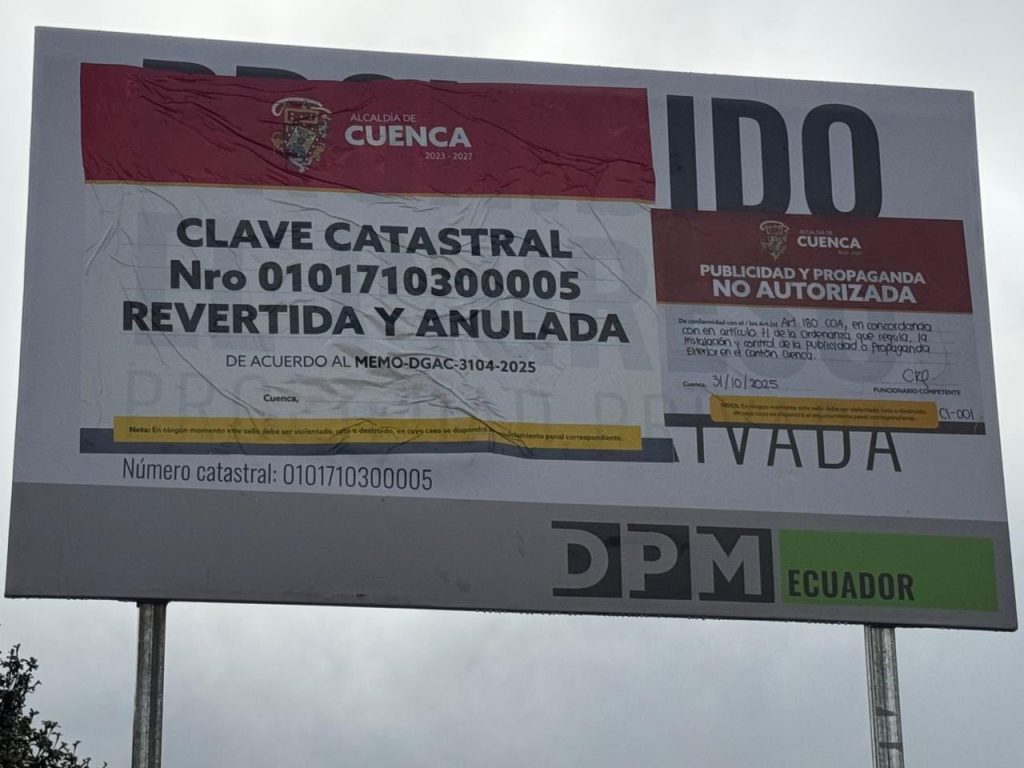 Estos son los sellos de clausura colocados en el predio “en disputa” que la empresa minera canadiense Dundee Precious Metals se atribuye como propio. /Cortesía