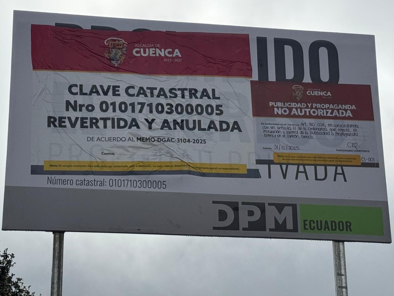 Estos son los sellos de clausura colocados en el predio “en disputa” que la empresa minera canadiense Dundee Precious Metals se atribuye como propio. /Cortesía