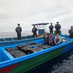 Ecuatorianos llevaban más de 44.8 millones en cocaína cuando fueron interceptados en aguas de El Salvador.